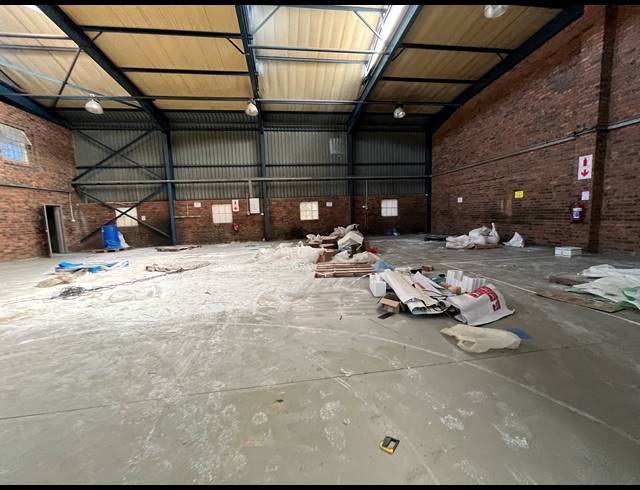 435M² WAREHOUSE TO LET IN SEBENZA